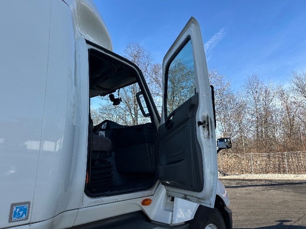 Sleeper Tractor-Heavy Duty Tractors-International-2023-LT625-Parsippany-NJ-628,691\n\t\tmiles-$ 43,000 - Image 13