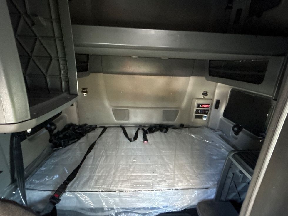 Sleeper Tractor-Heavy Duty Tractors-International-2023-LT625-Parsippany-NJ-628,691\n\t\tmiles-$ 43,000 - Image 17