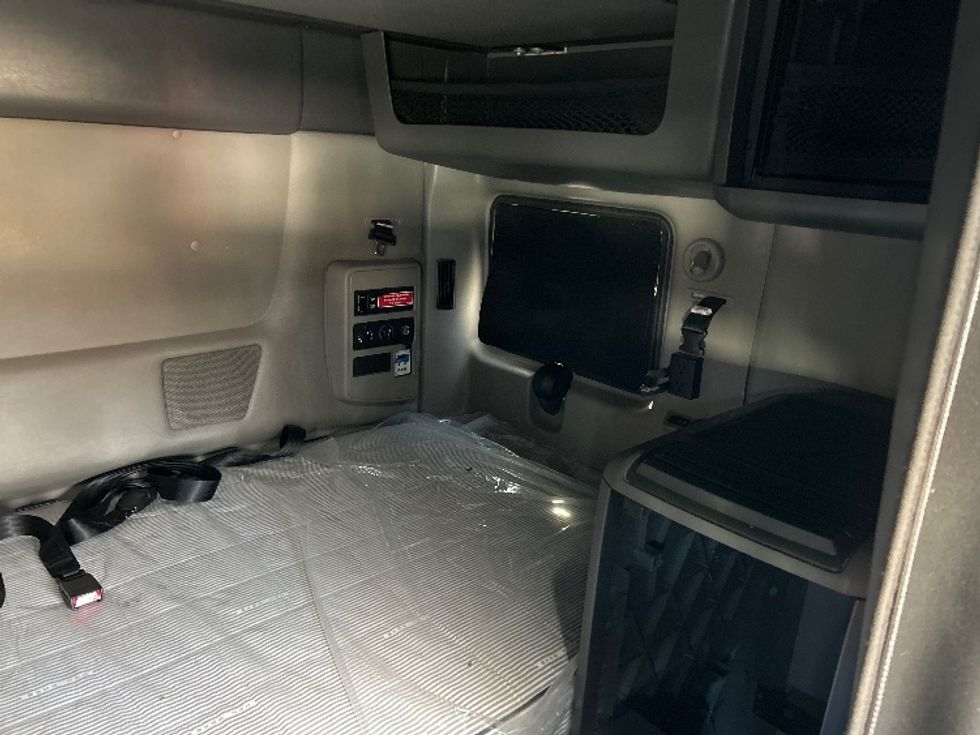 Sleeper Tractor-Heavy Duty Tractors-International-2023-LT625-Parsippany-NJ-628,691\n\t\tmiles-$ 43,000 - Image 18