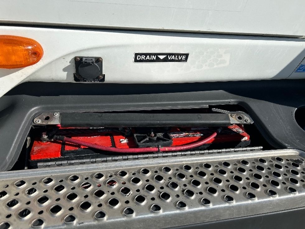 Sleeper Tractor-Heavy Duty Tractors-International-2023-LT625-Parsippany-NJ-628,691\n\t\tmiles-$ 43,000 - Image 24