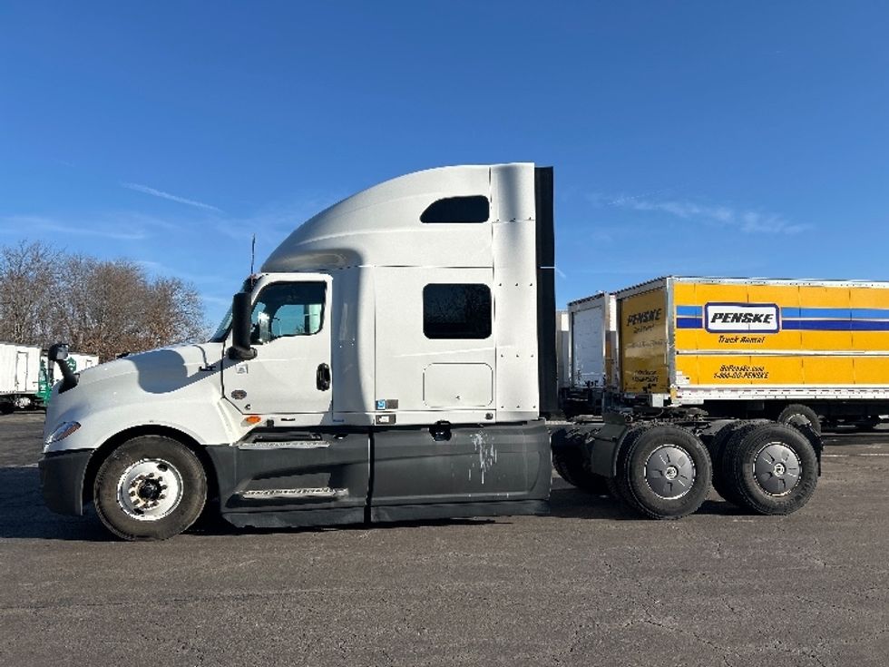 Sleeper Tractor-Heavy Duty Tractors-International-2023-LT625-Parsippany-NJ-628,691\n\t\tmiles-$ 43,000 - Image 4