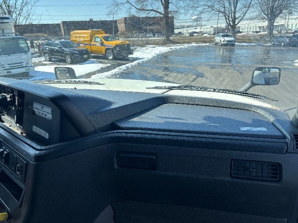 Sleeper Tractor-Heavy Duty Tractors-International-2023-LT625-Pennsauken-NJ-563,545\n\t\tmiles-$ 49,000 - Image 14