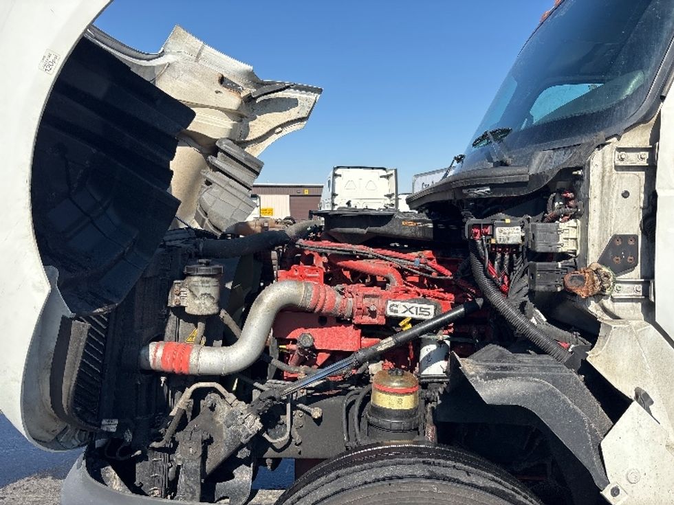 Sleeper Tractor-Heavy Duty Tractors-International-2023-LT625-Pennsauken-NJ-563,545\n\t\tmiles-$ 49,000 - Image 21