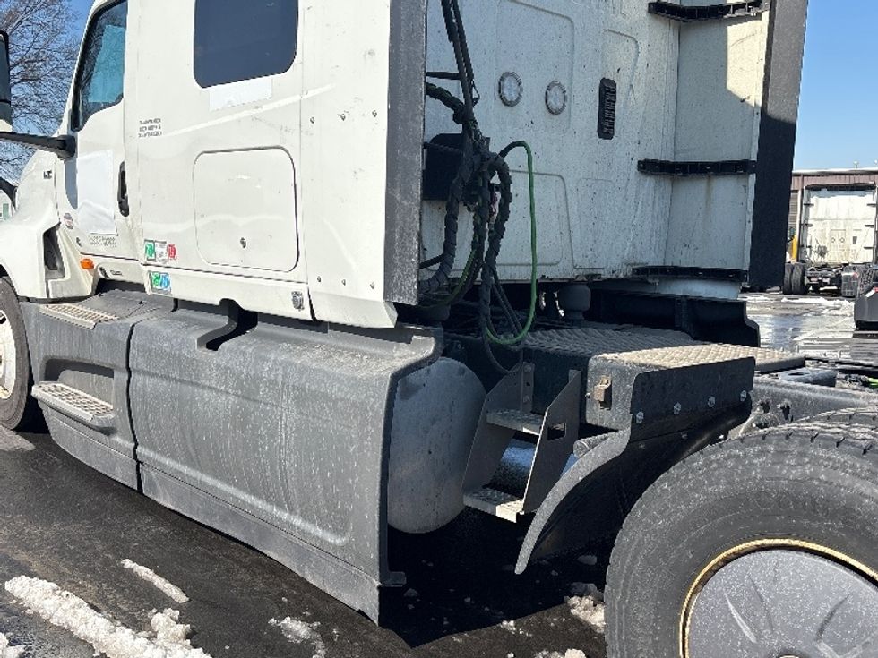 Sleeper Tractor-Heavy Duty Tractors-International-2023-LT625-Pennsauken-NJ-563,545\n\t\tmiles-$ 49,000 - Image 26