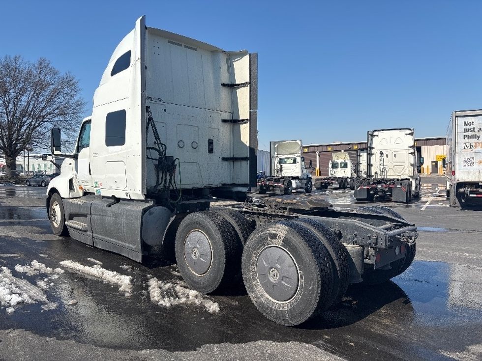 Sleeper Tractor-Heavy Duty Tractors-International-2023-LT625-Pennsauken-NJ-563,545\n\t\tmiles-$ 49,000 - Image 5