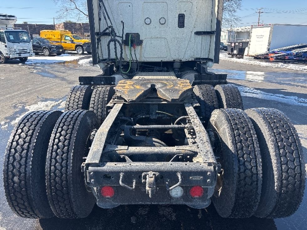 Sleeper Tractor-Heavy Duty Tractors-International-2023-LT625-Pennsauken-NJ-563,545\n\t\tmiles-$ 49,000 - Image 6