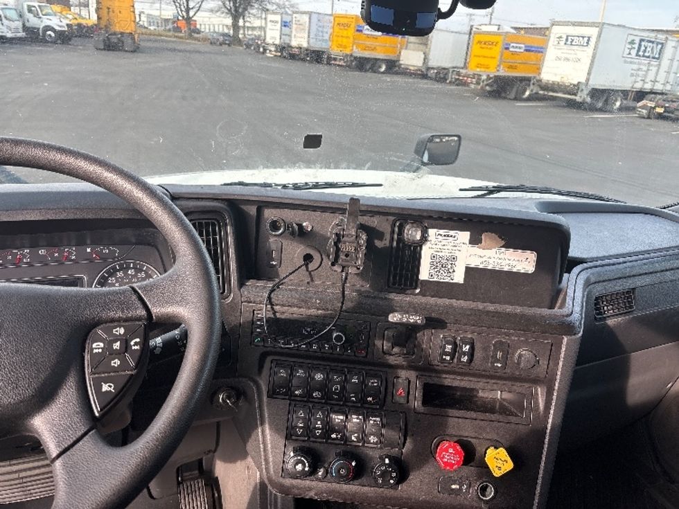Sleeper Tractor-Heavy Duty Tractors-International-2023-LT625-Pennsauken-NJ-594,363\n\t\tmiles-$ 46,000 - Image 12
