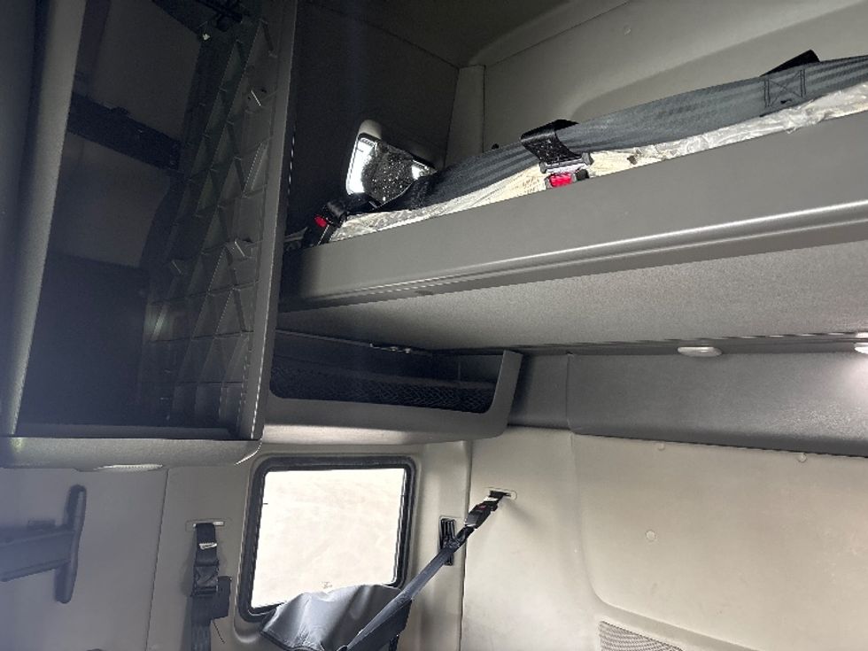 Sleeper Tractor-Heavy Duty Tractors-International-2023-LT625-Pennsauken-NJ-594,363\n\t\tmiles-$ 46,000 - Image 19