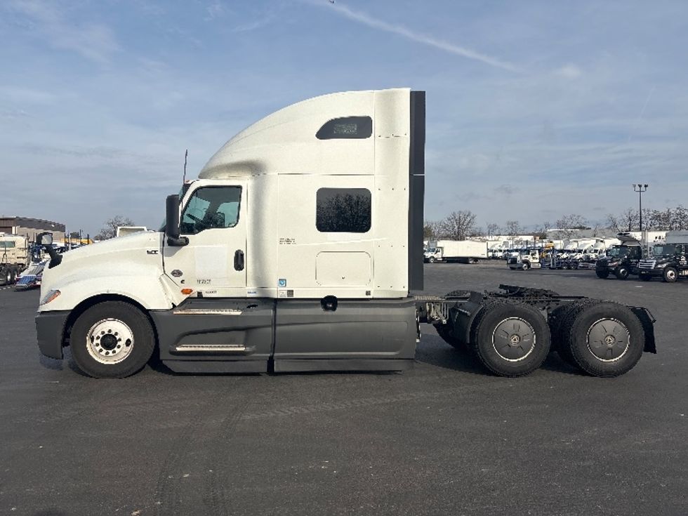 Sleeper Tractor-Heavy Duty Tractors-International-2023-LT625-Pennsauken-NJ-594,363\n\t\tmiles-$ 46,000 - Image 4