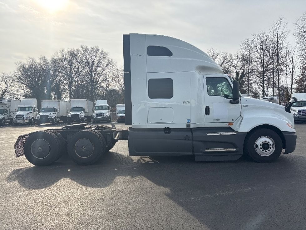 Sleeper Tractor-Heavy Duty Tractors-International-2023-LT625-Pennsauken-NJ-594,363\n\t\tmiles-$ 46,000 - Image 8