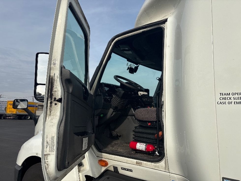 Sleeper Tractor-Heavy Duty Tractors-International-2023-LT625-Pennsauken-NJ-594,363\n\t\tmiles-$ 46,000 - Image 9
