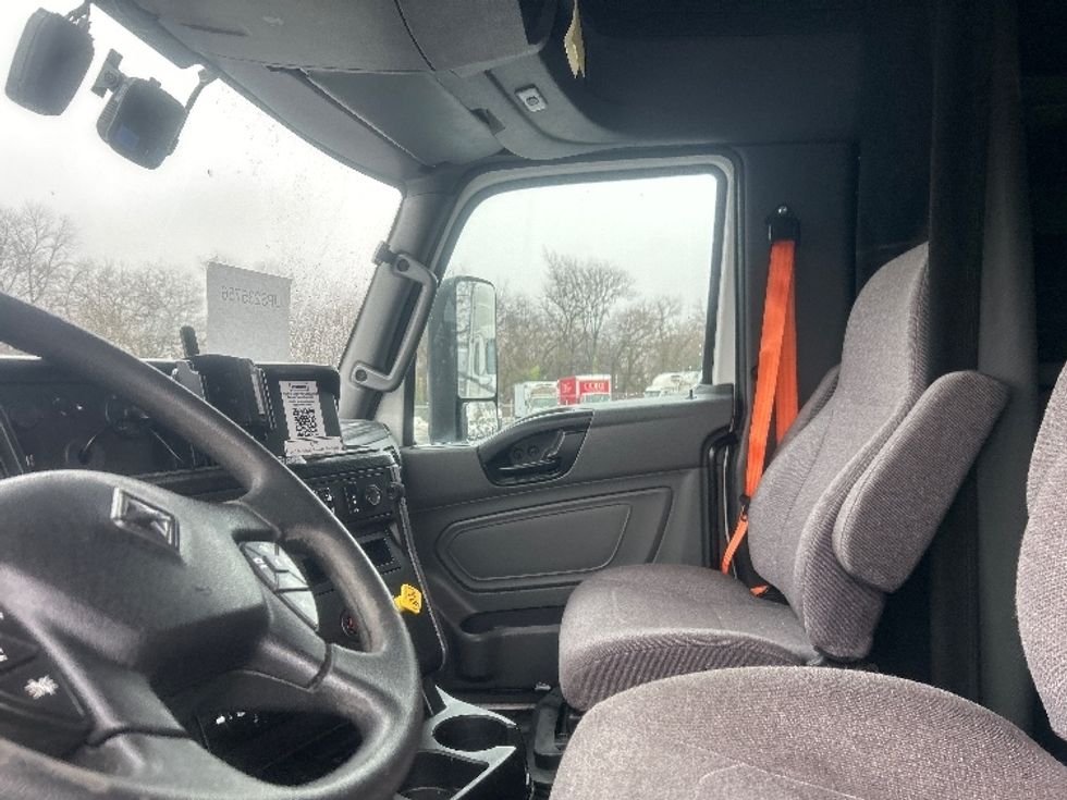 Sleeper Tractor-Heavy Duty Tractors-International-2023-LT625-Pennsauken-NJ-595,030\n\t\tmiles-$ 45,750 - Image 10