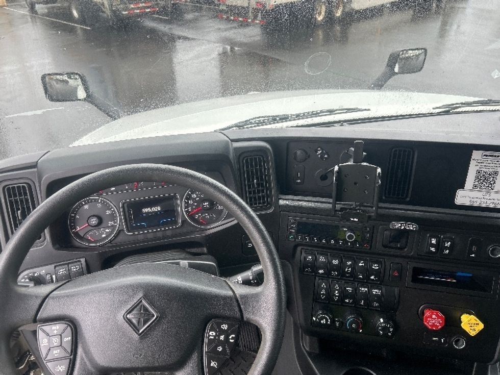 Sleeper Tractor-Heavy Duty Tractors-International-2023-LT625-Pennsauken-NJ-595,030\n\t\tmiles-$ 45,750 - Image 11