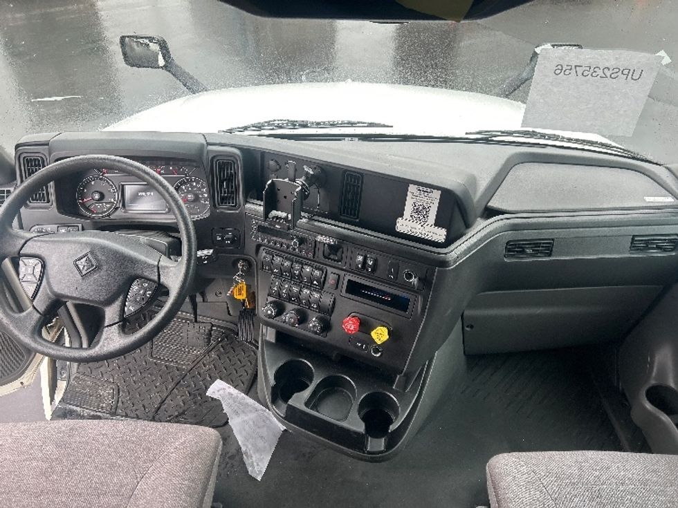 Sleeper Tractor-Heavy Duty Tractors-International-2023-LT625-Pennsauken-NJ-595,030\n\t\tmiles-$ 45,750 - Image 12