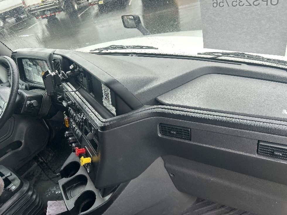 Sleeper Tractor-Heavy Duty Tractors-International-2023-LT625-Pennsauken-NJ-595,030\n\t\tmiles-$ 45,750 - Image 14