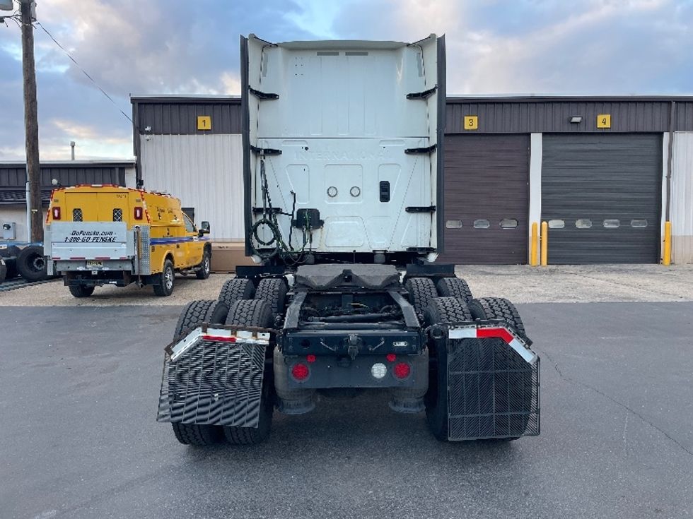 Sleeper Tractor-Heavy Duty Tractors-International-2023-LT625-Pennsauken-NJ-595,030\n\t\tmiles-$ 45,750 - Image 6