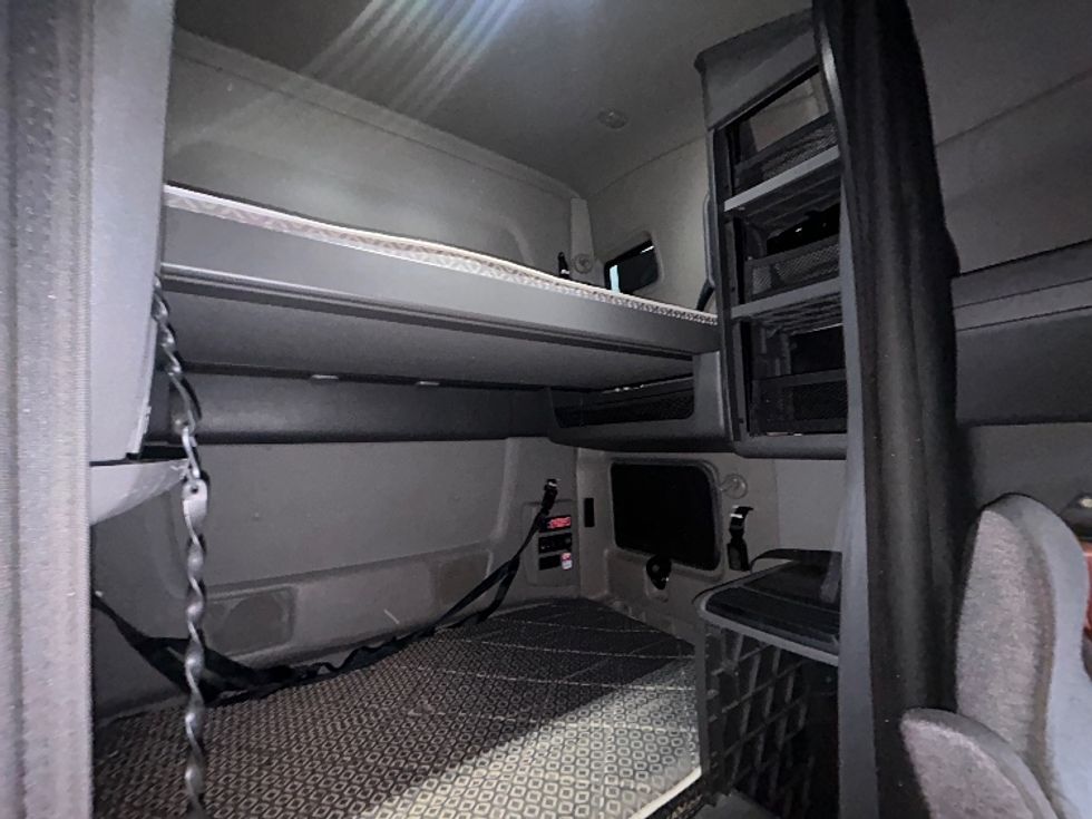 Sleeper Tractor-Heavy Duty Tractors-International-2023-LT625-Pennsauken-NJ-603,754\n\t\tmiles-$ 45,250 - Image 18