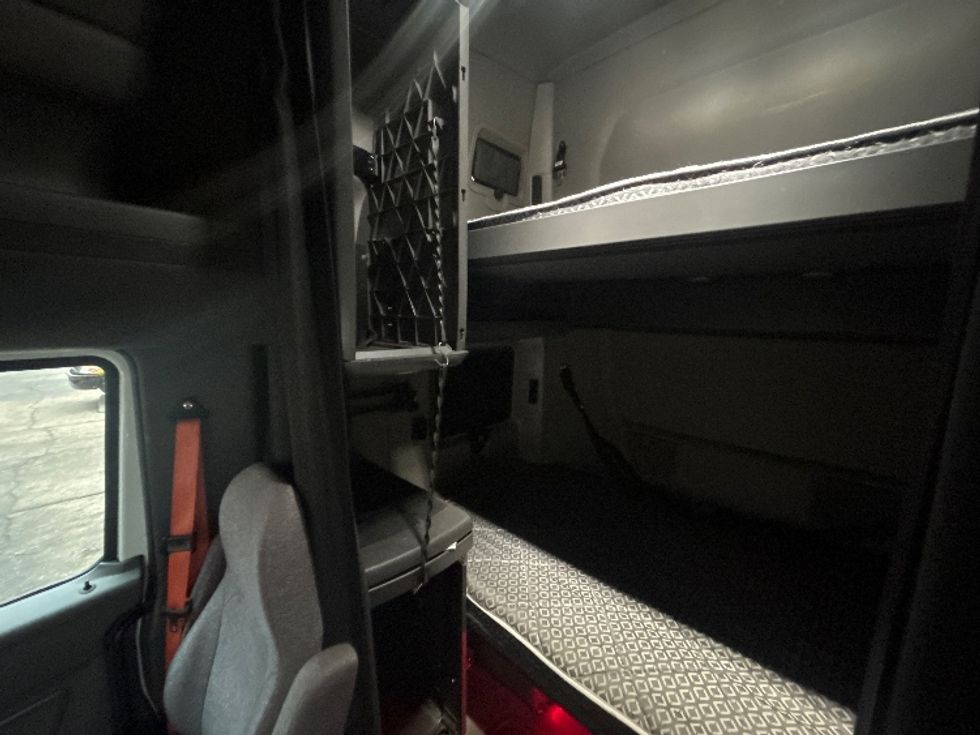 Sleeper Tractor-Heavy Duty Tractors-International-2023-LT625-Pennsauken-NJ-603,754\n\t\tmiles-$ 45,250 - Image 19