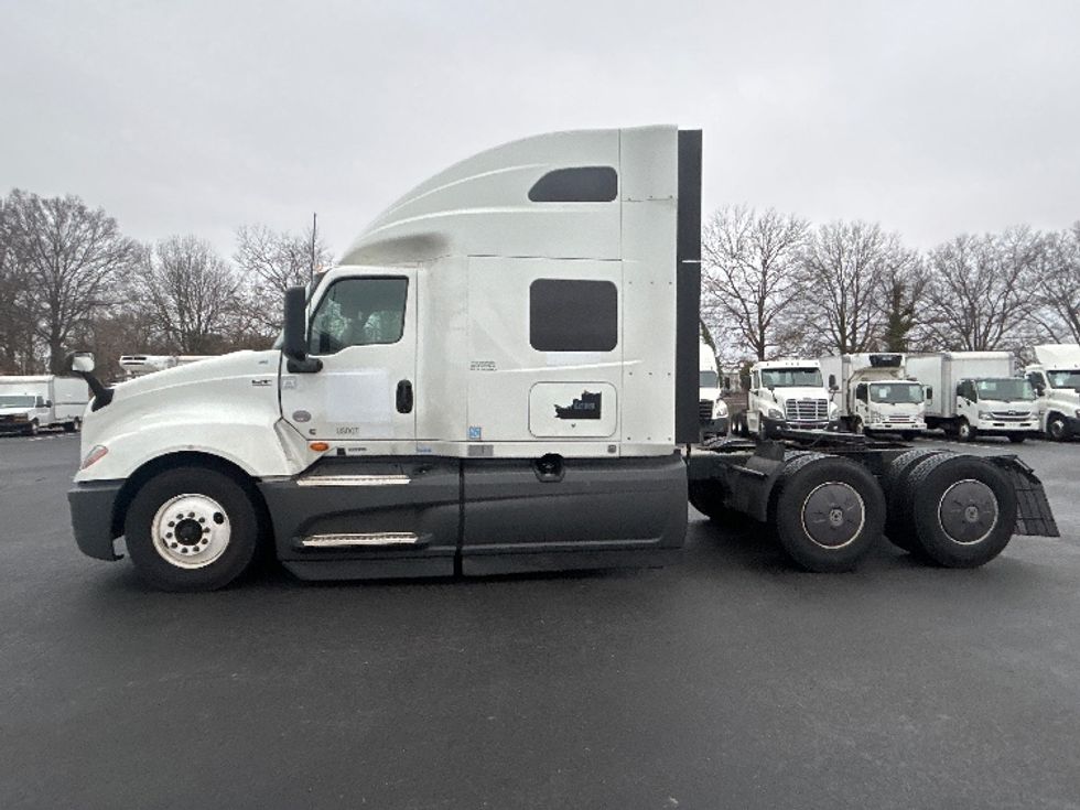 Sleeper Tractor-Heavy Duty Tractors-International-2023-LT625-Pennsauken-NJ-603,754\n\t\tmiles-$ 45,250 - Image 4
