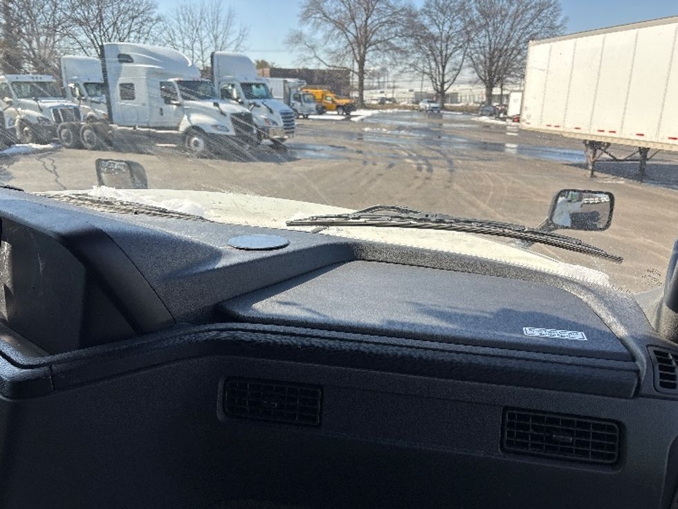 Sleeper Tractor-Heavy Duty Tractors-International-2023-LT625-Pennsauken-NJ-653,580\n\t\tmiles-$ 40,500 - Image 14