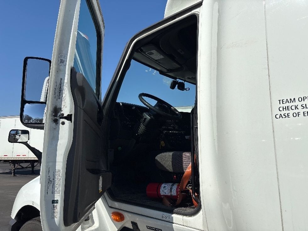 Sleeper Tractor-Heavy Duty Tractors-International-2023-LT625-Pennsauken-NJ-653,580\n\t\tmiles-$ 40,500 - Image 9