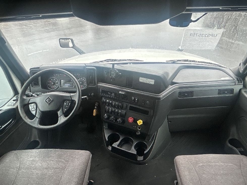 Sleeper Tractor-Heavy Duty Tractors-International-2023-LT625-Pennsauken-NJ-703,499\n\t\tmiles-$ 35,750 - Image 12