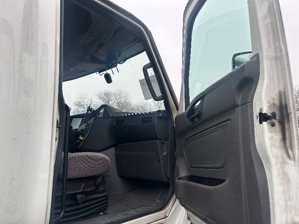 Sleeper Tractor-Heavy Duty Tractors-International-2023-LT625-Pennsauken-NJ-703,499\n\t\tmiles-$ 35,750 - Image 13