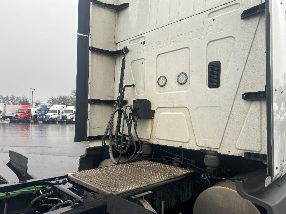 Sleeper Tractor-Heavy Duty Tractors-International-2023-LT625-Pennsauken-NJ-703,499\n\t\tmiles-$ 35,750 - Image 22