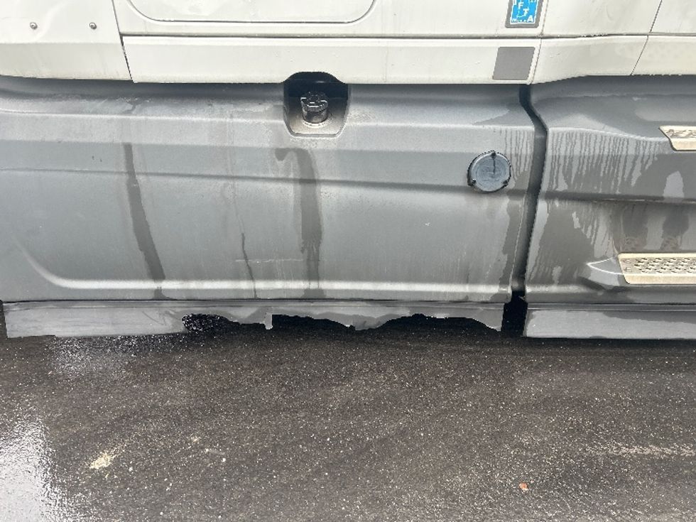 Sleeper Tractor-Heavy Duty Tractors-International-2023-LT625-Pennsauken-NJ-703,499\n\t\tmiles-$ 35,750 - Image 24