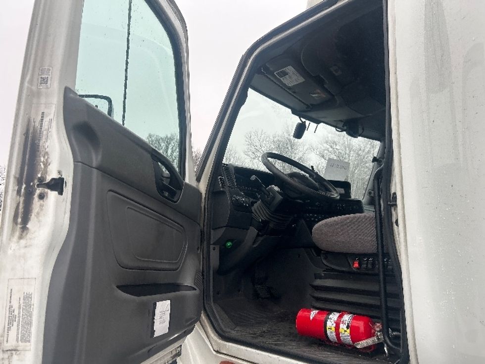 Sleeper Tractor-Heavy Duty Tractors-International-2023-LT625-Pennsauken-NJ-703,499\n\t\tmiles-$ 35,750 - Image 9