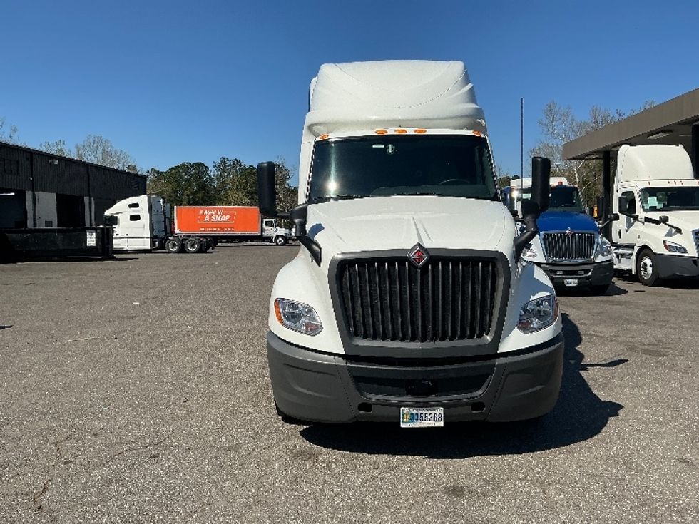 Sleeper Tractor-Heavy Duty Tractors-International-2023-LT625-Pensacola-FL-582,466\n\t\tmiles-$ 48,250 - Image 2