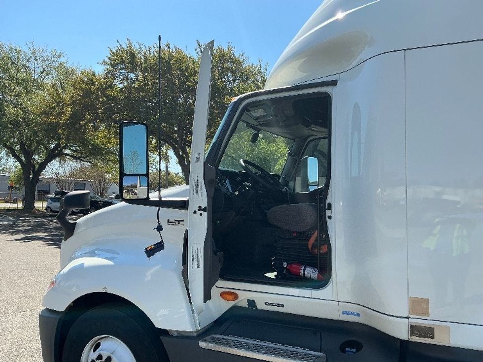 Sleeper Tractor-Heavy Duty Tractors-International-2023-LT625-Pensacola-FL-582,466\n\t\tmiles-$ 48,250 - Image 9