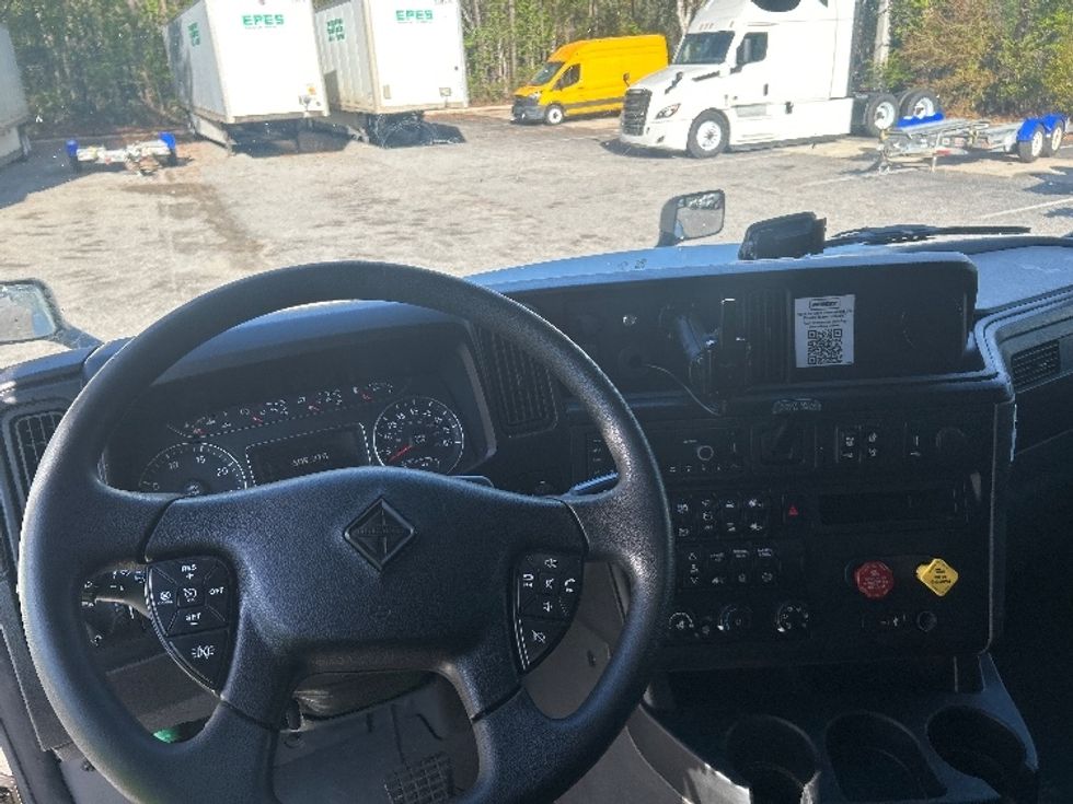 Sleeper Tractor-Heavy Duty Tractors-International-2023-LT625-Pensacola-FL-609,918\n\t\tmiles-$ 45,500 - Image 11