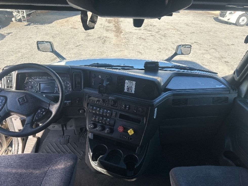 Sleeper Tractor-Heavy Duty Tractors-International-2023-LT625-Pensacola-FL-609,918\n\t\tmiles-$ 45,500 - Image 12