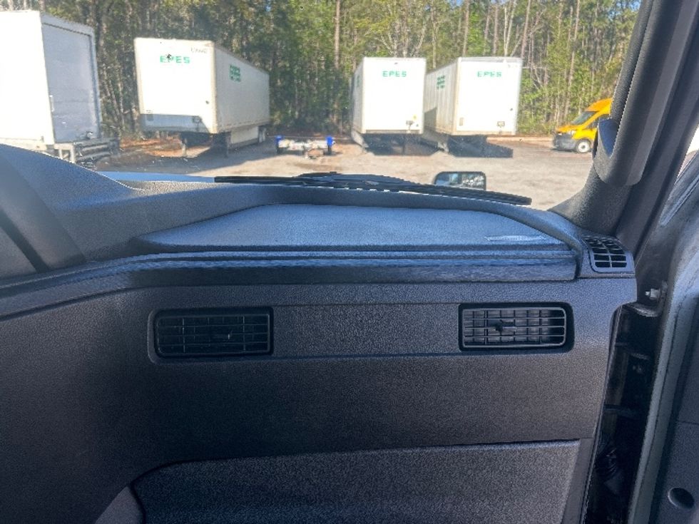 Sleeper Tractor-Heavy Duty Tractors-International-2023-LT625-Pensacola-FL-609,918\n\t\tmiles-$ 45,500 - Image 14