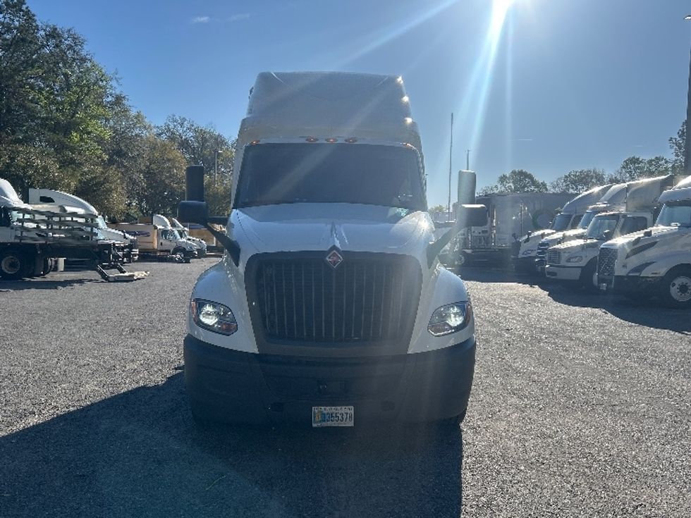 Sleeper Tractor-Heavy Duty Tractors-International-2023-LT625-Pensacola-FL-609,918\n\t\tmiles-$ 45,500 - Image 2