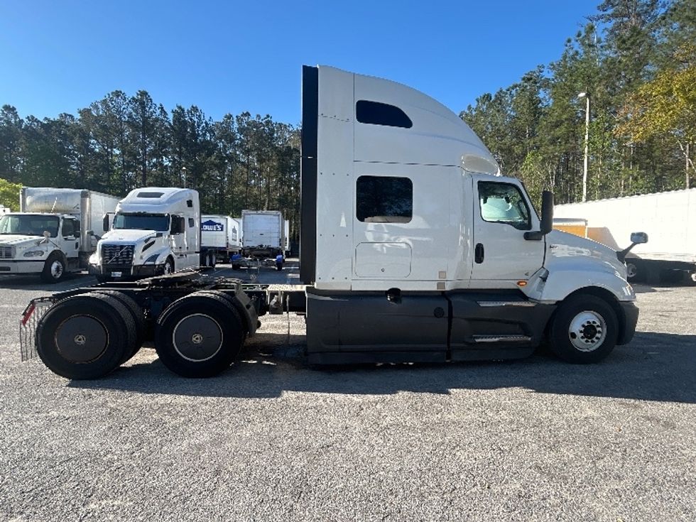 Sleeper Tractor-Heavy Duty Tractors-International-2023-LT625-Pensacola-FL-609,918\n\t\tmiles-$ 45,500 - Image 8