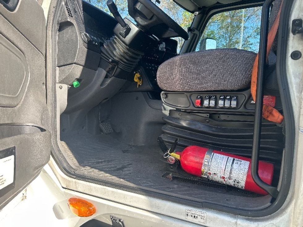 Sleeper Tractor-Heavy Duty Tractors-International-2023-LT625-Pensacola-FL-609,918\n\t\tmiles-$ 45,500 - Image 9