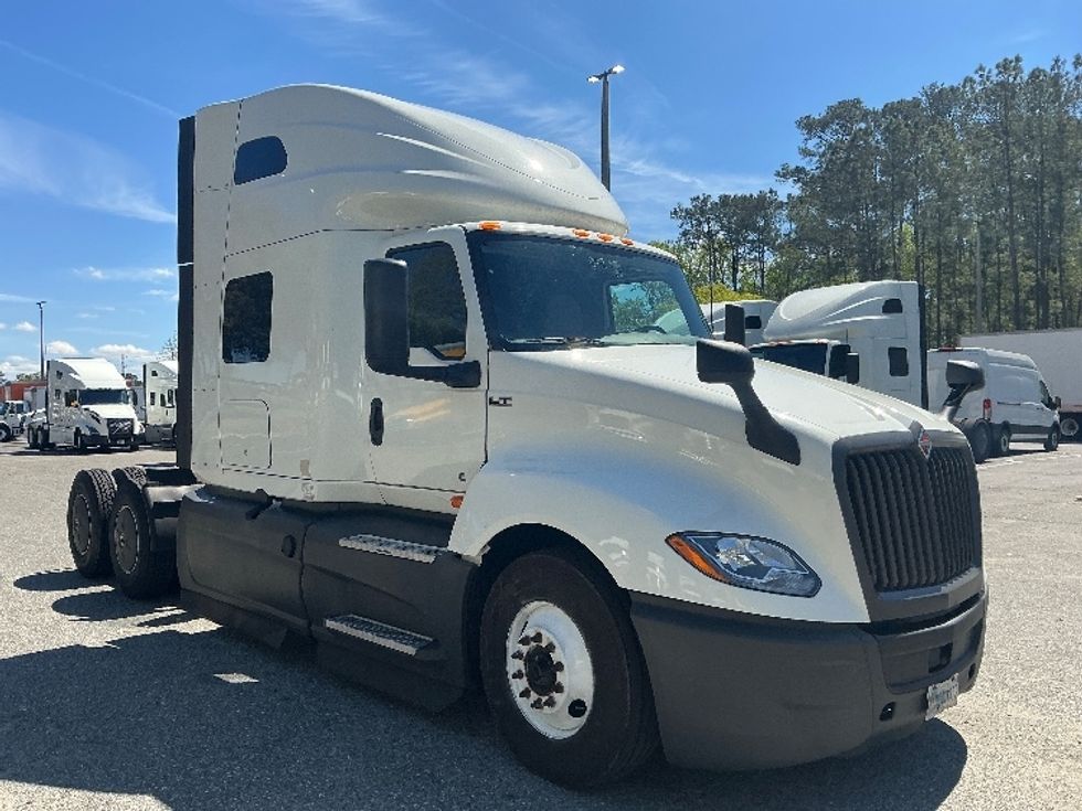 Sleeper Tractor-Heavy Duty Tractors-International-2023-LT625-Pensacola-FL-643,327\n\t\tmiles-$ 42,250 - Image 1