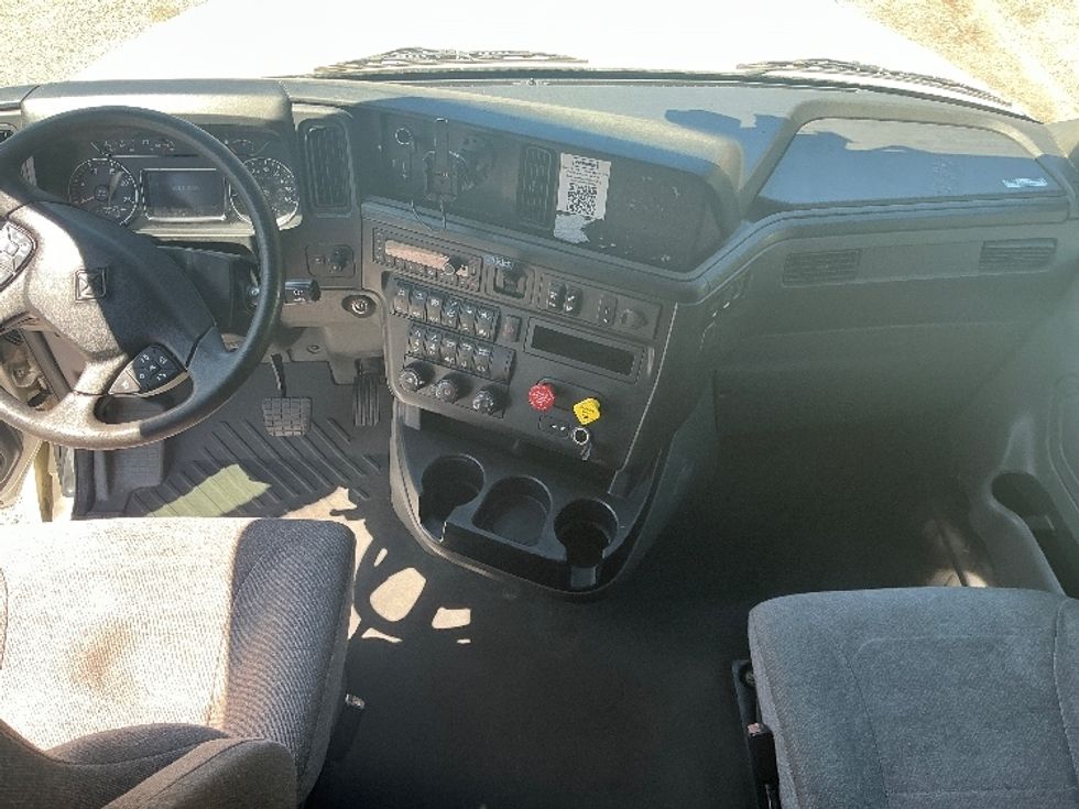 Sleeper Tractor-Heavy Duty Tractors-International-2023-LT625-Pensacola-FL-643,327\n\t\tmiles-$ 42,250 - Image 12