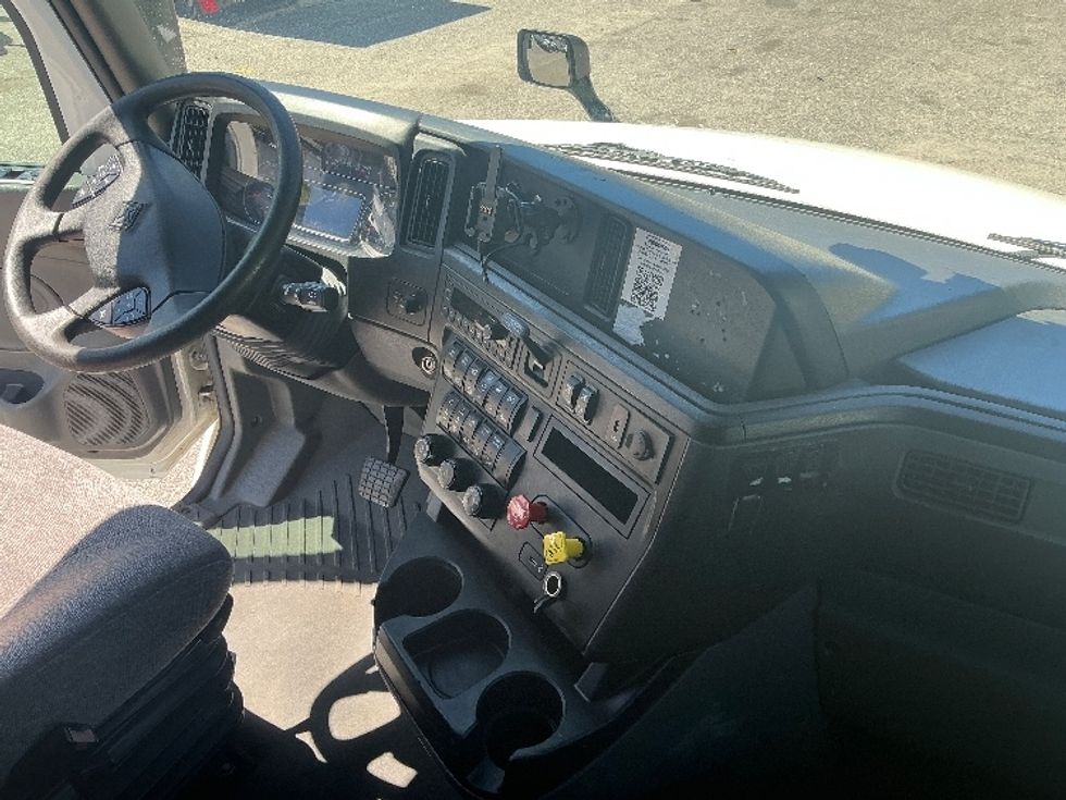 Sleeper Tractor-Heavy Duty Tractors-International-2023-LT625-Pensacola-FL-643,327\n\t\tmiles-$ 42,250 - Image 15