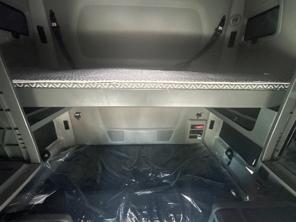 Sleeper Tractor-Heavy Duty Tractors-International-2023-LT625-Pensacola-FL-643,327\n\t\tmiles-$ 42,250 - Image 16