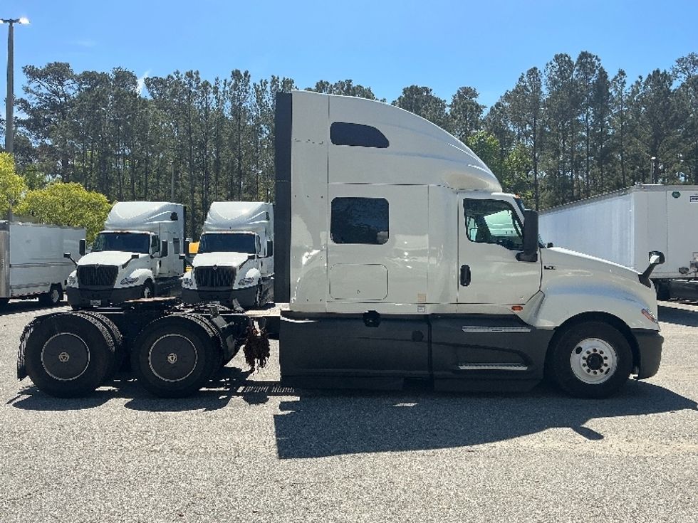 Sleeper Tractor-Heavy Duty Tractors-International-2023-LT625-Pensacola-FL-643,327\n\t\tmiles-$ 42,250 - Image 8