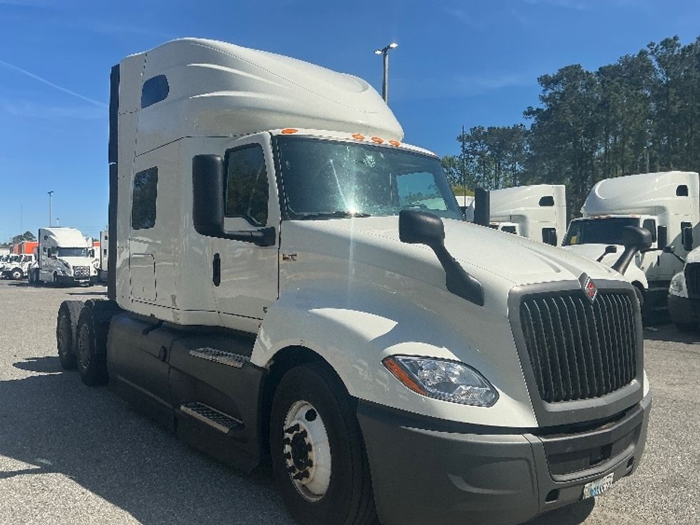 Sleeper Tractor-Heavy Duty Tractors-International-2023-LT625-Pensacola-FL-654,583\n\t\tmiles-$ 41,250 - Image 1