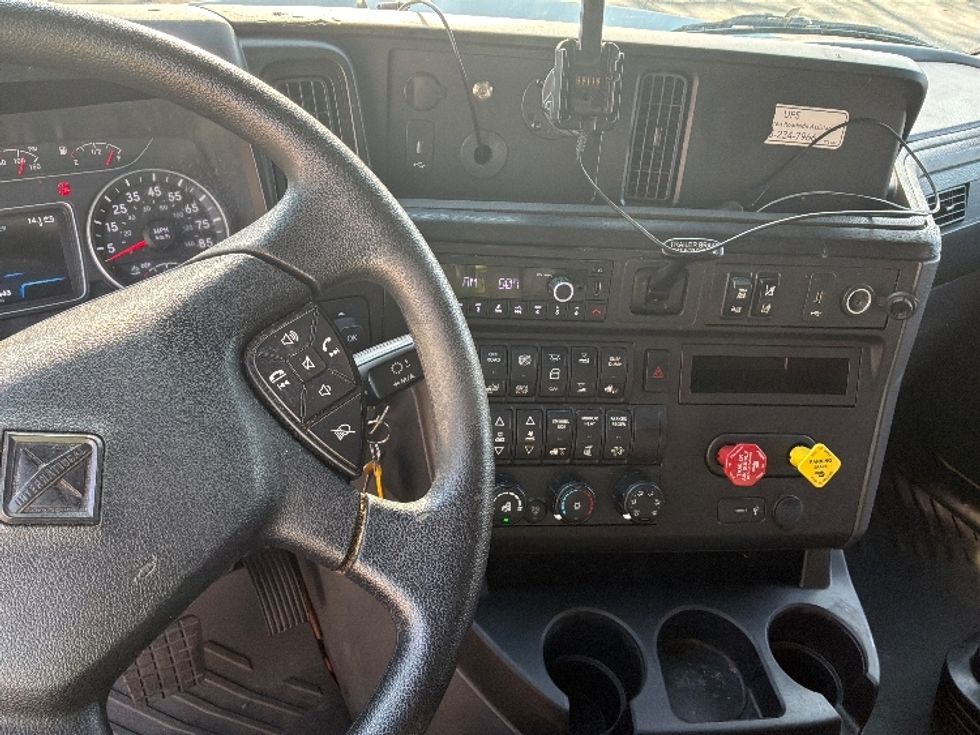 Sleeper Tractor-Heavy Duty Tractors-International-2023-LT625-Pensacola-FL-683,644\n\t\tmiles-$ 38,500 - Image 11