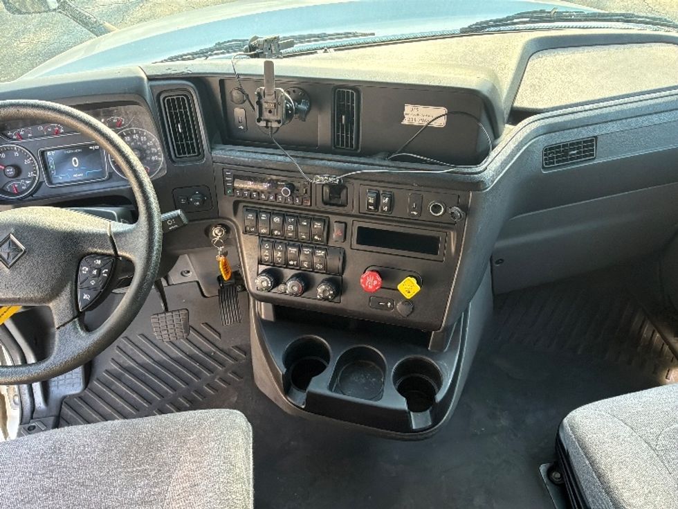 Sleeper Tractor-Heavy Duty Tractors-International-2023-LT625-Pensacola-FL-683,644\n\t\tmiles-$ 38,500 - Image 12