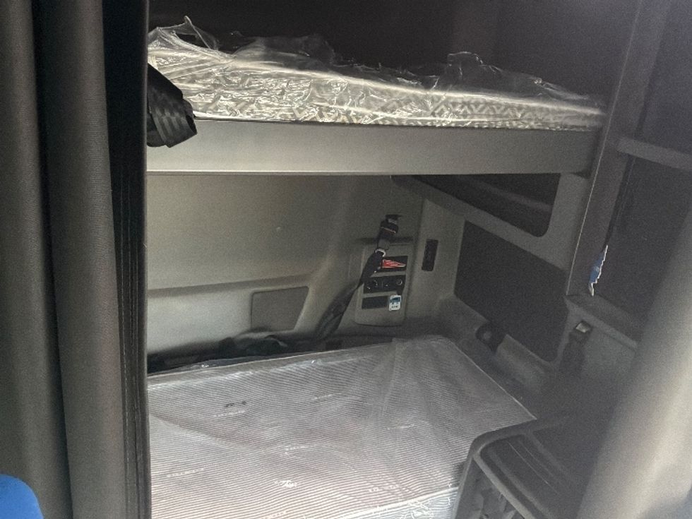 Sleeper Tractor-Heavy Duty Tractors-International-2023-LT625-Pensacola-FL-683,644\n\t\tmiles-$ 38,500 - Image 16