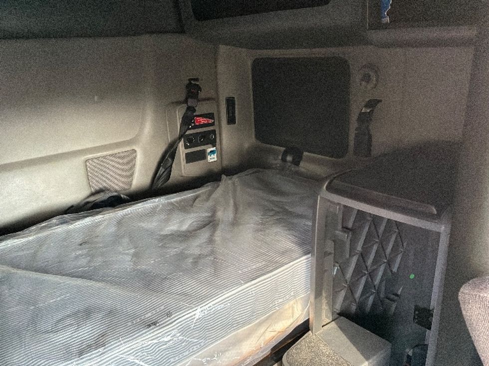 Sleeper Tractor-Heavy Duty Tractors-International-2023-LT625-Pensacola-FL-683,644\n\t\tmiles-$ 38,500 - Image 17