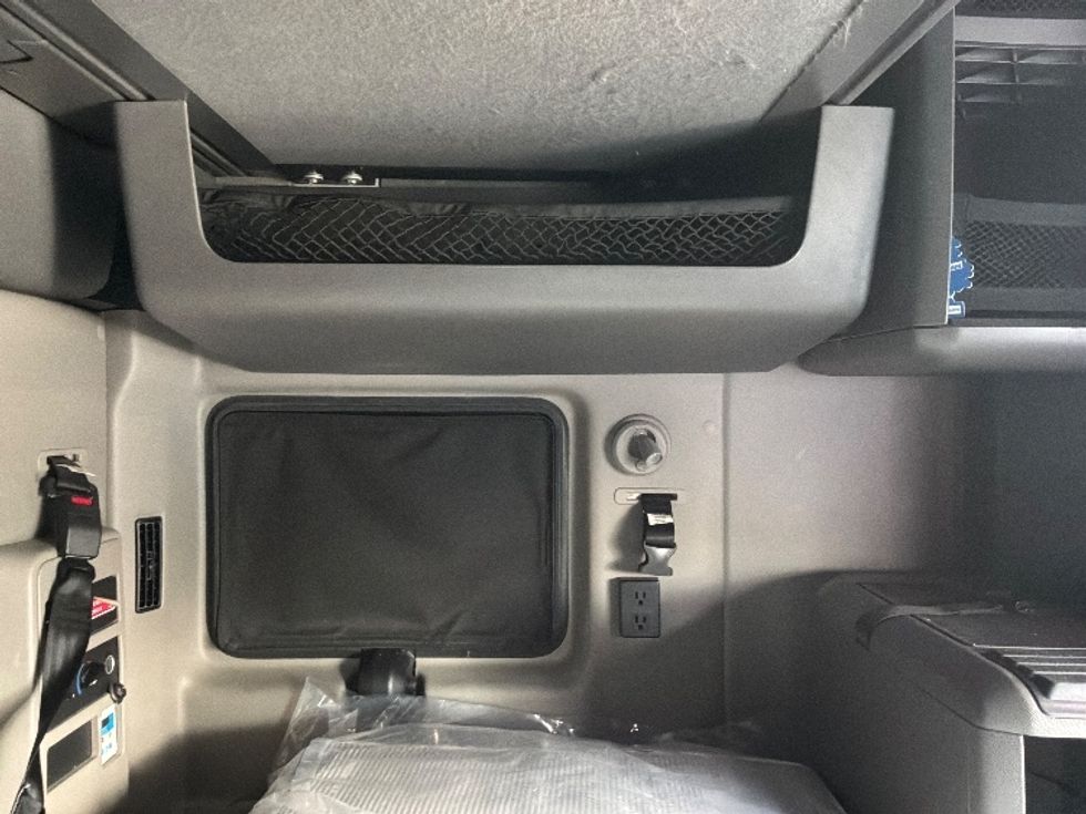 Sleeper Tractor-Heavy Duty Tractors-International-2023-LT625-Pensacola-FL-683,644\n\t\tmiles-$ 38,500 - Image 18