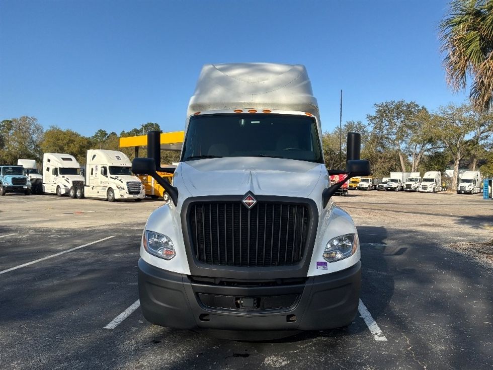 Sleeper Tractor-Heavy Duty Tractors-International-2023-LT625-Pensacola-FL-683,644\n\t\tmiles-$ 38,500 - Image 2